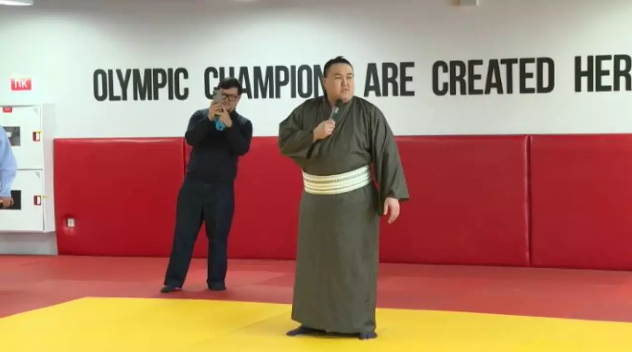 Встреча с Кинбозаном прошла в Астане