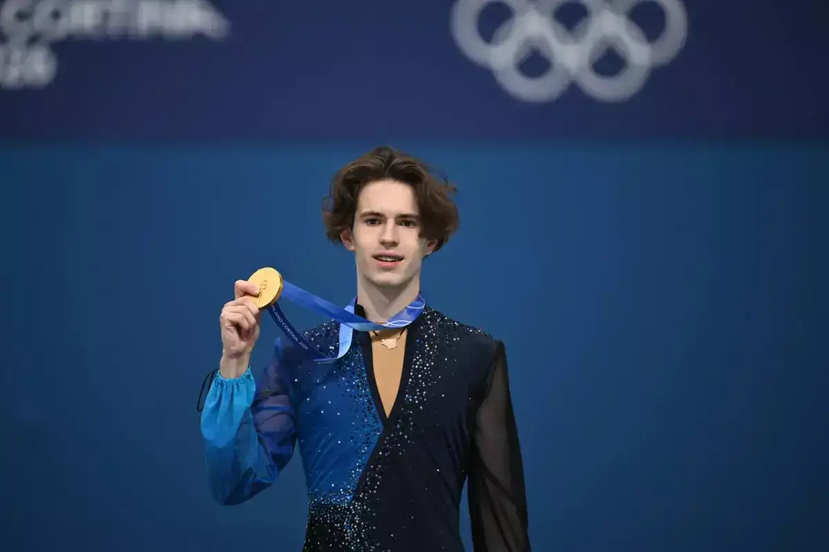 Мишабай покорил лёд: сколько стоит золотой прыжок Михаила Шайдорова - новости на Lada.kz 15.02.2026