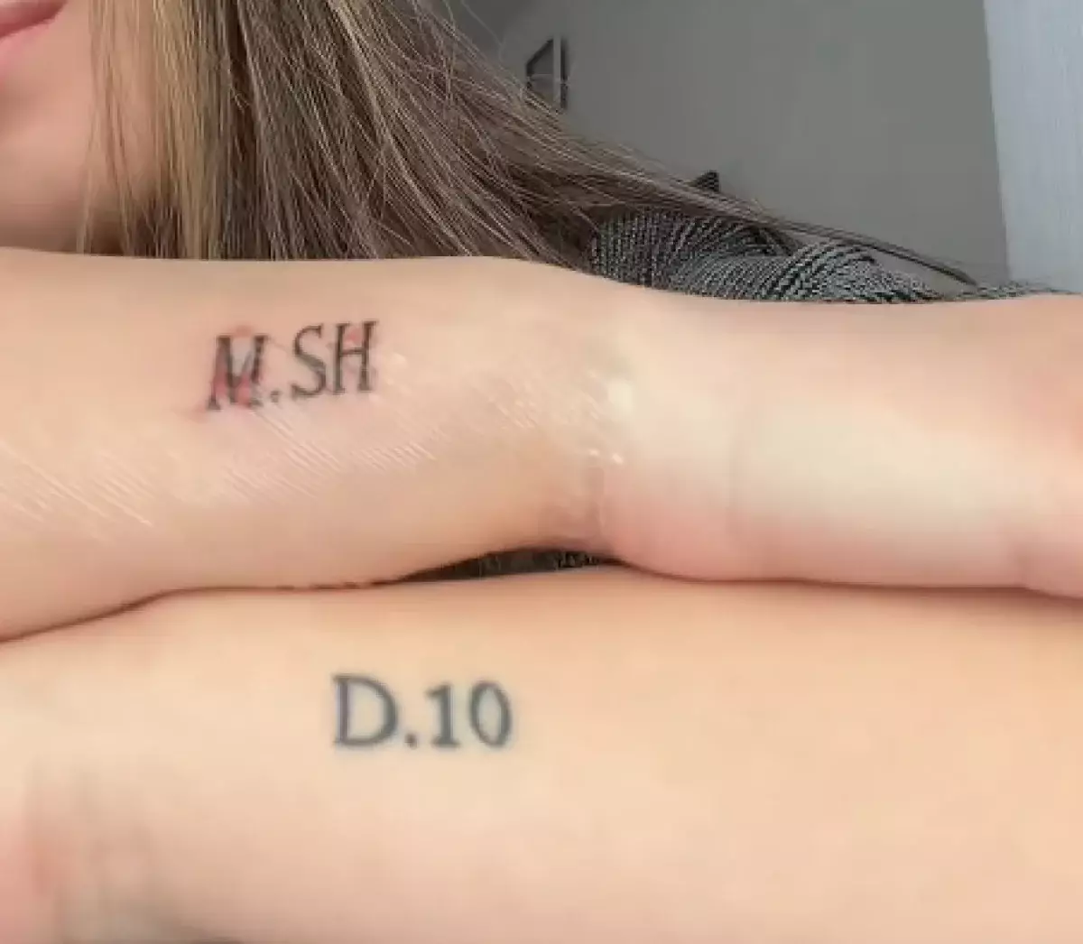 Қазақстандық бойжеткен Шайдоровтың аты мен тегінің алғашқы әріптерін білегіне жаздырды