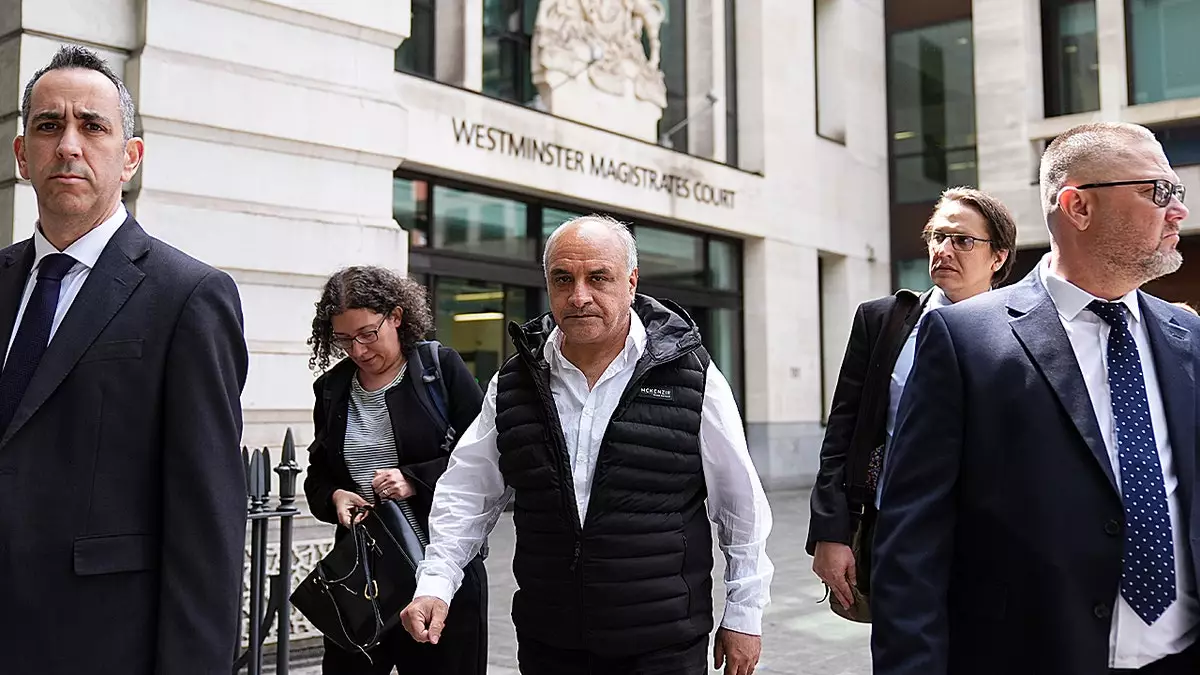 Мужчина, сжегший Коран в Лондоне, может получить убежище в США, поскольку его дело привлекло внимание администрации Трампа.