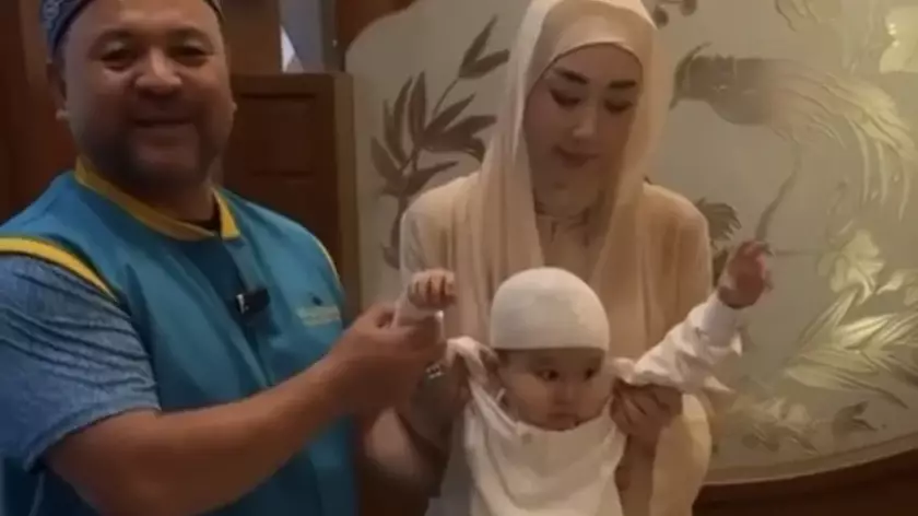 Мәжіліс депутатының тоқалы ұлының тұсауын Мединада кестірді