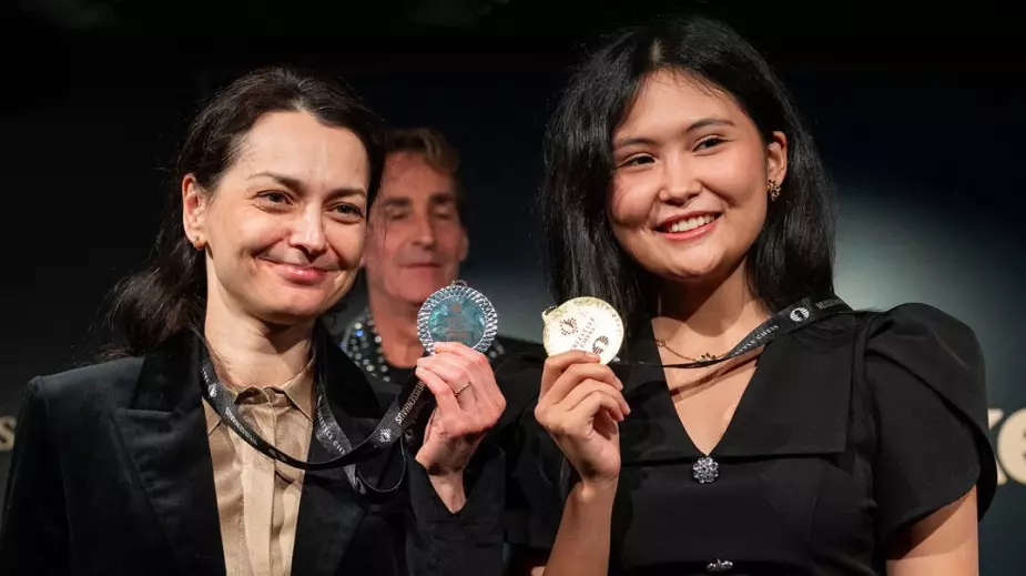 Бибисара Асаубаева победила чемпионку мира в необычном виде шахмат