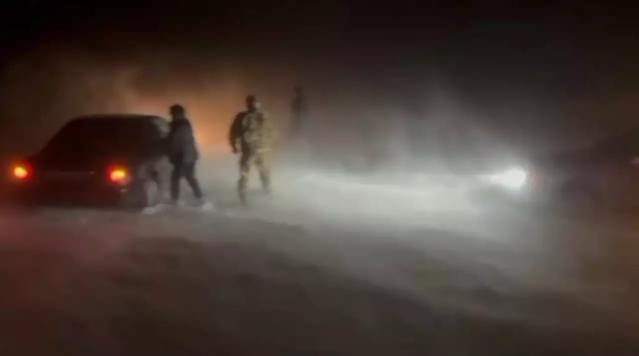 17 человек эвакуировали из снежного плена в области Жетысу