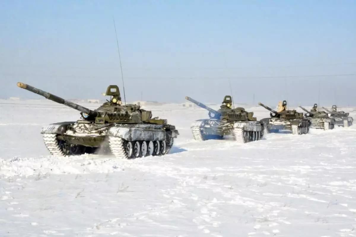 Ограничения движения из-за военной техники возможны в трех городах Казахстана