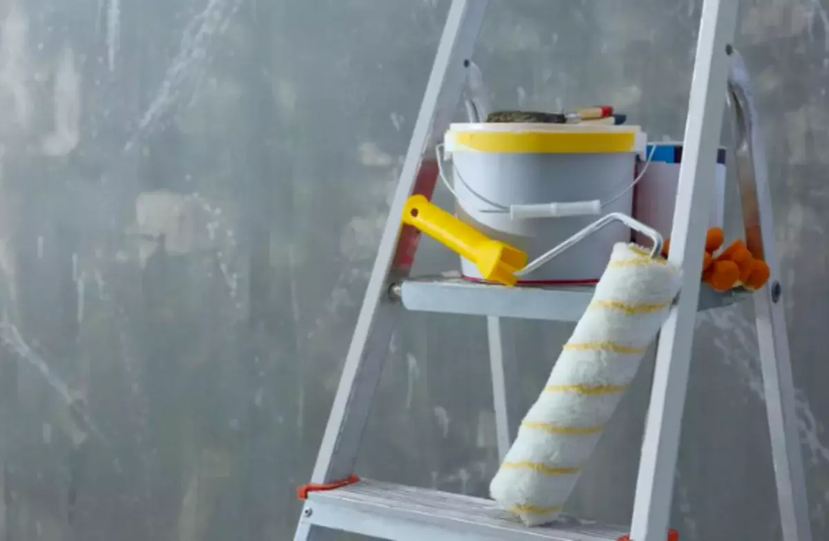 Подрядчики исчезли с деньгами? Казахстанка отдала 3 млн тенге за неоконченный ремонт