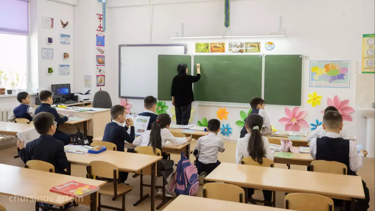 90 новых школ строят в Казахстане