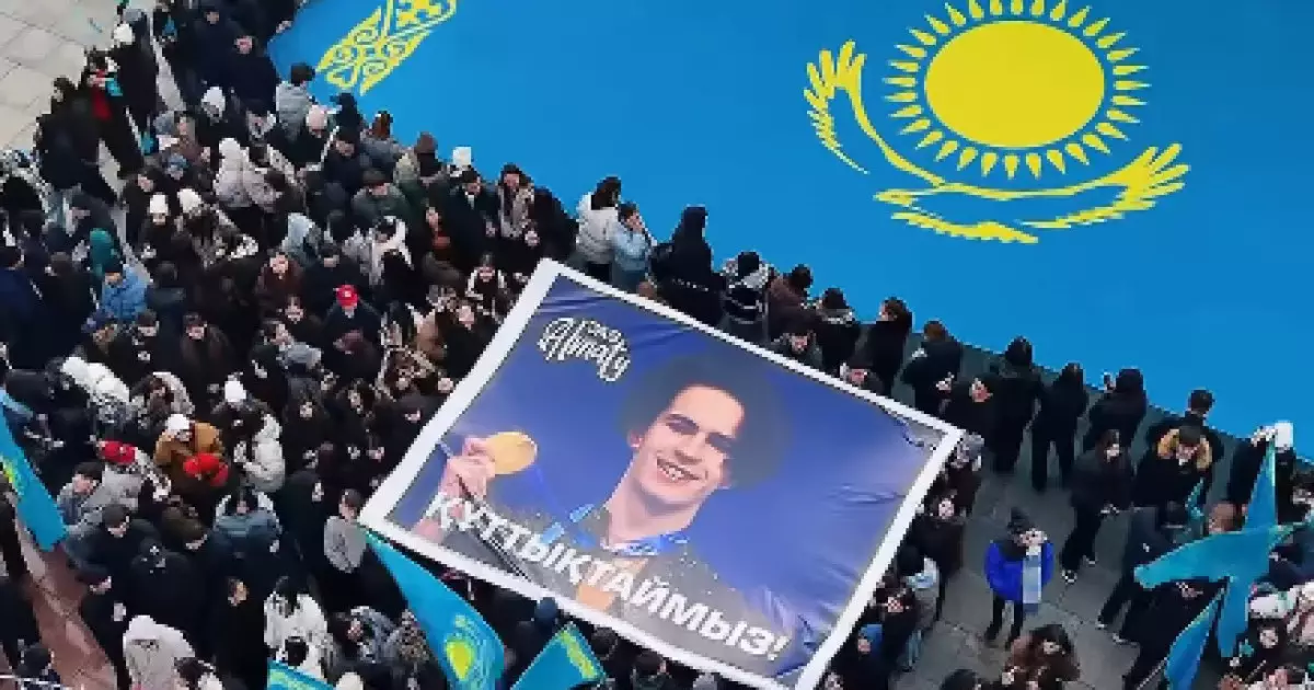  Алматылық жастар Михаил Шайдоровқа ерекше қолдау көрсетті (ВИДЕО) 