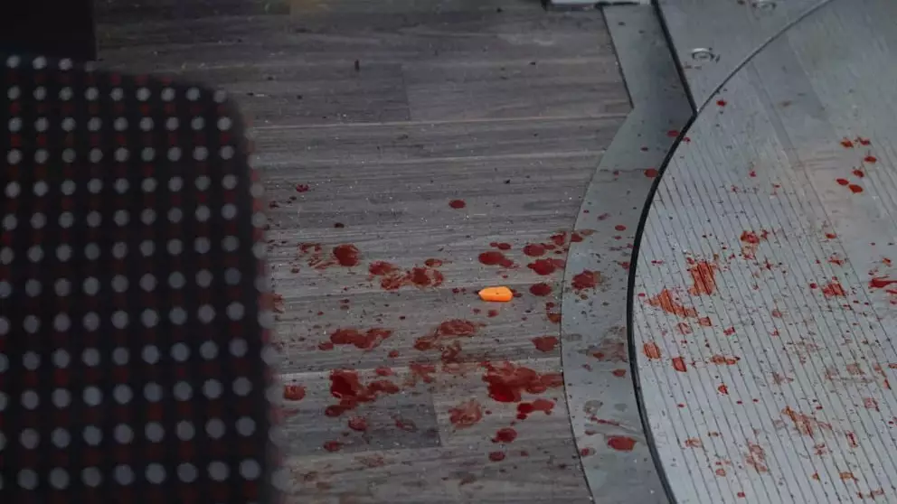 В Германии пассажир автобуса напал на людей с ножом