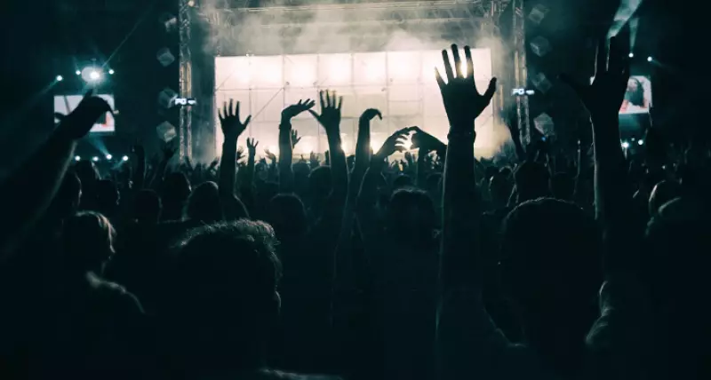 Хозяйку ночного клуба задержали в Шымкенте за продажу шариков с "веселящим газом"