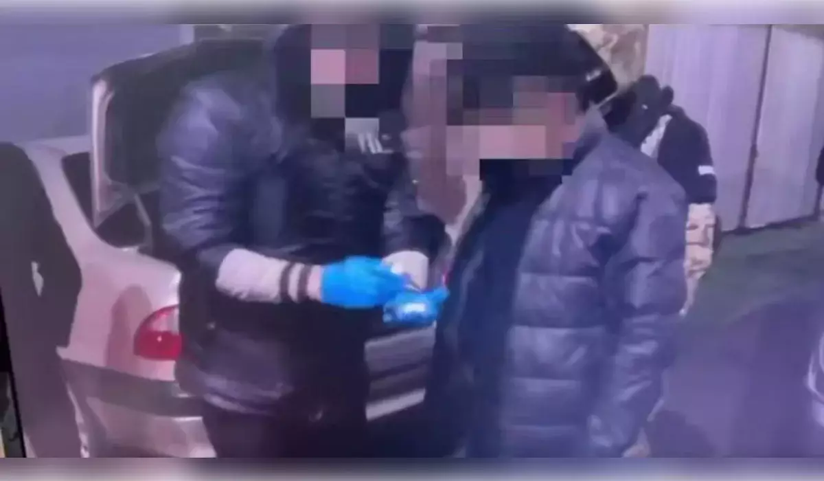 Мужчину, сбывавшего психотропные вещества онлайн, задержали в Шымкенте (ВИДЕО)