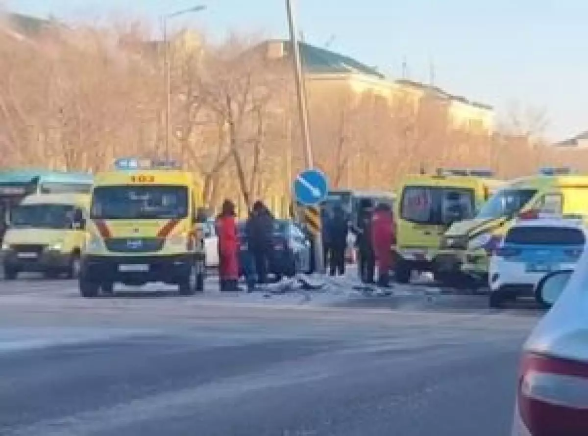 Скорая врезалась в Hyundai: пострадали пассажиры в Караганде