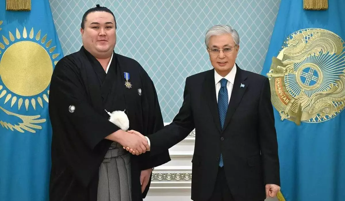 Президент наградил сумоиста Ерсина Балтагула орденом «Барыс» II степени