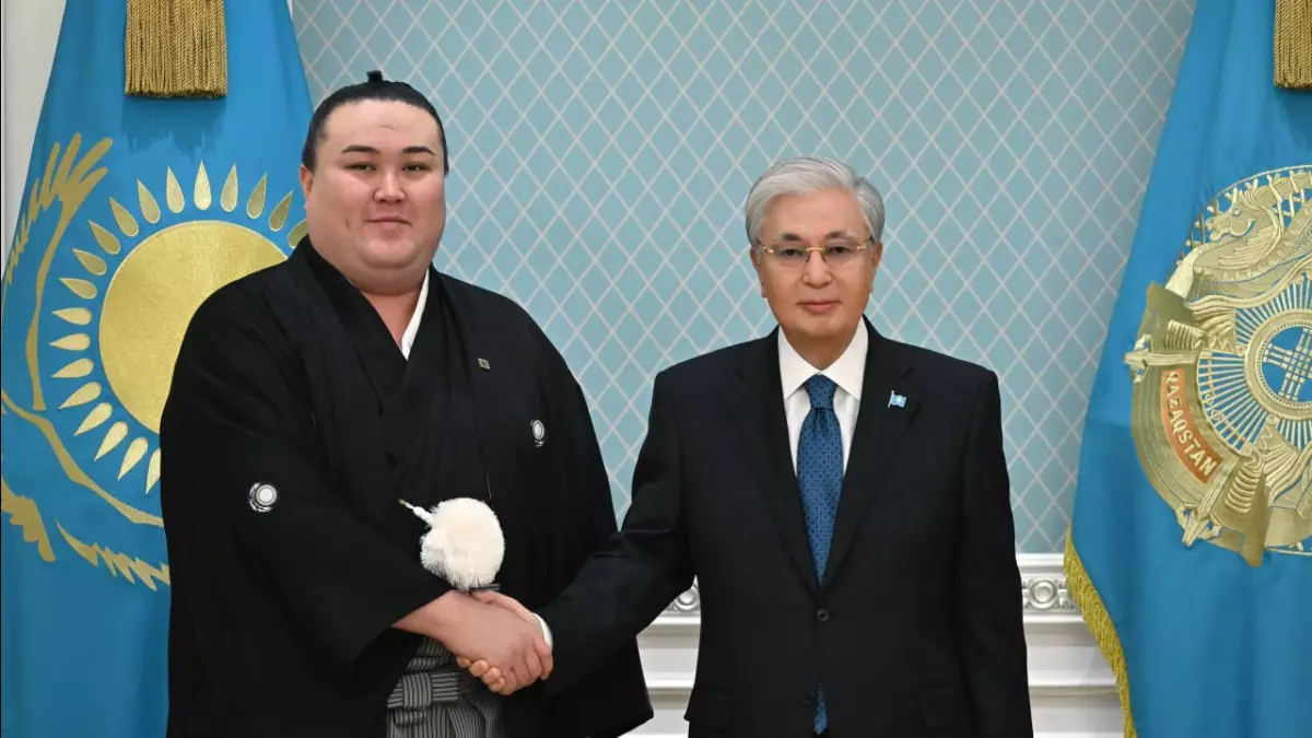 Токаев принял казахстанского сумоиста, завоевавшего престижный титул в Японии