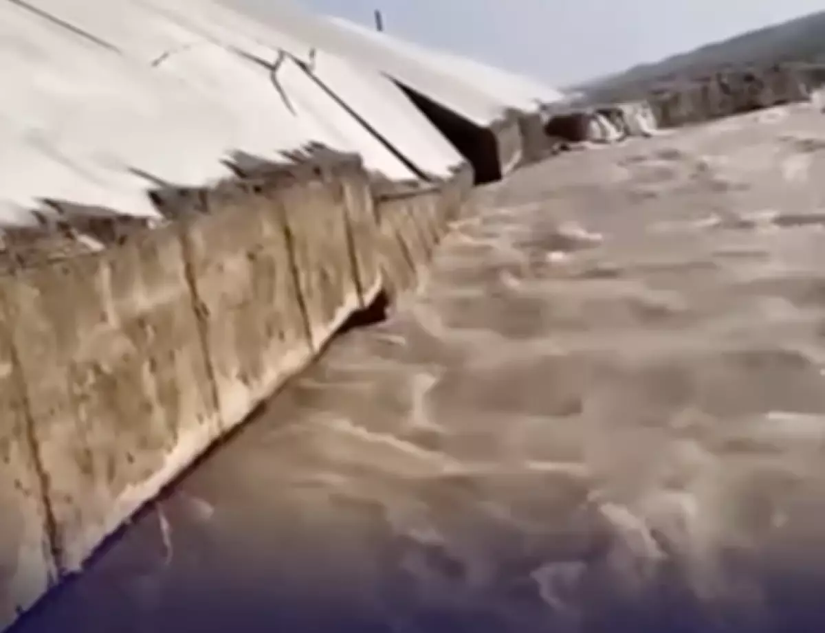 Бадамдағы дамбаға зақым келді: 2,7 млрд теңгелік нысанға кім жауап береді?