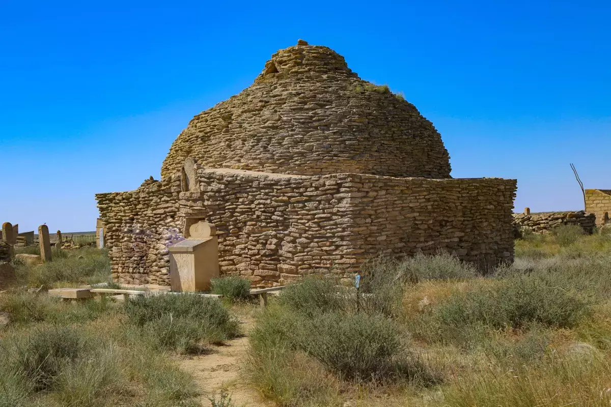 Почему некрополь Сисем-ата в Мангистау называют пантеоном батыров - новости на Lada.kz 16.02.2026