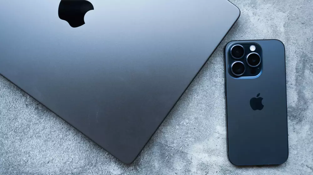 “Уже скоро”: инсайдеры назвали дату выхода нового iPhone и бюджетного MacBook