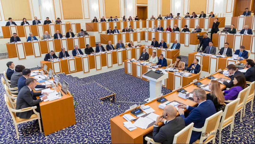 Дипломатам представили проект новой Конституции Казахстана