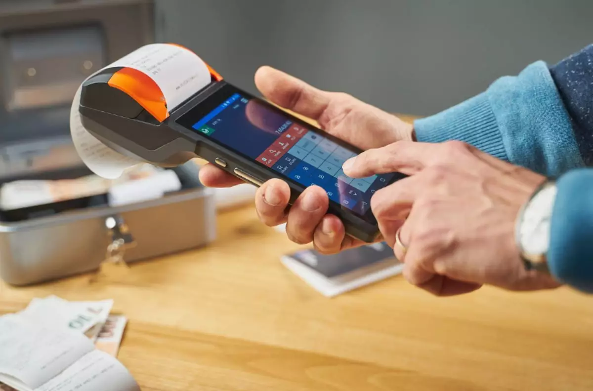 Қазақстандықтар енді әуе билетін рәсімдегенде аты-жөніндегі ұсақ қате үшін айыппұл төлемейді