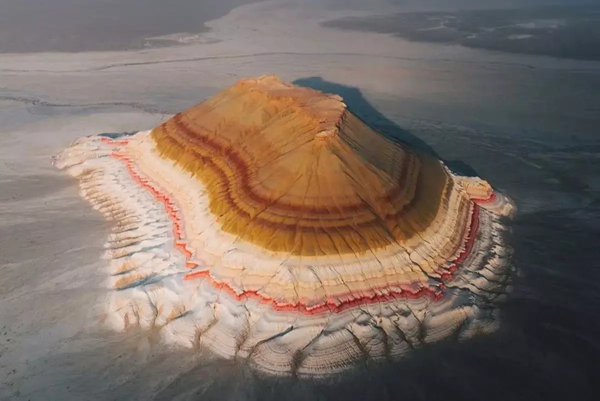 Мировой масштаб: гора Бокты в Мангистау стала звездой иностранного журнала - новости на Lada.kz 16.02.2026