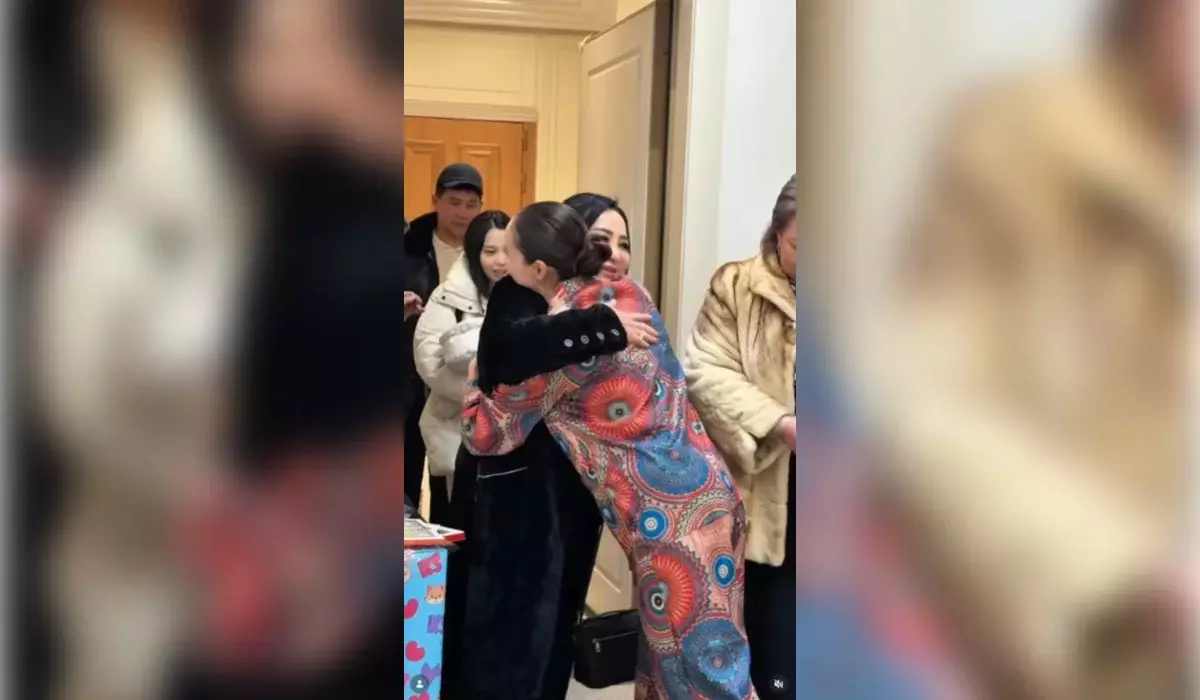 «Бүкіл ел қуанды»: Жұлдыз Әбдукәрімова қоныс тойын тойлады