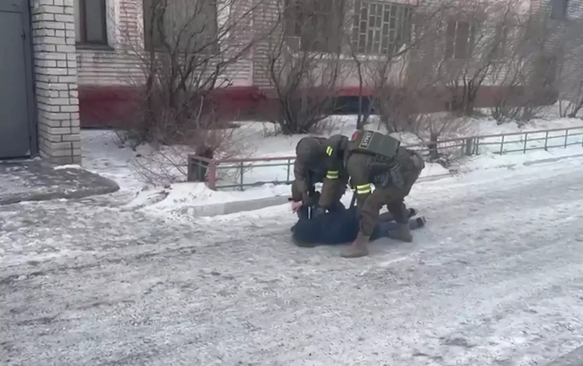 Молчание, адвокат и переводчик: правило Миранды станет одной из норм в новой Конституции