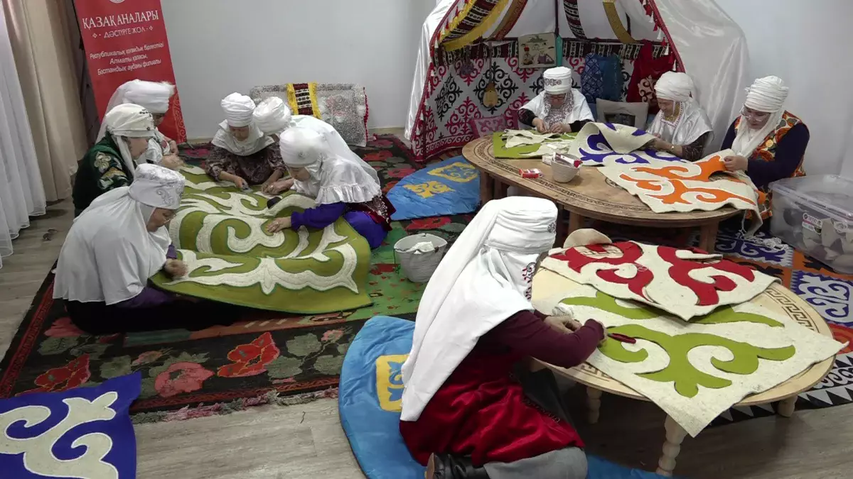 Әлемдік рекордтар кітабына алматылық аналар ерекше сырмақ ұсынбақ