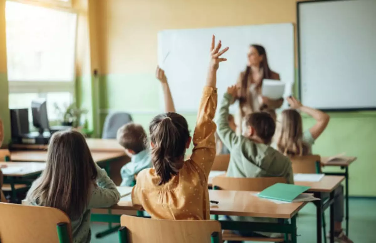 Қазақстанда мұғалімдер әлеуметтік желілерде парақша жүргізу міндетінен босатылады