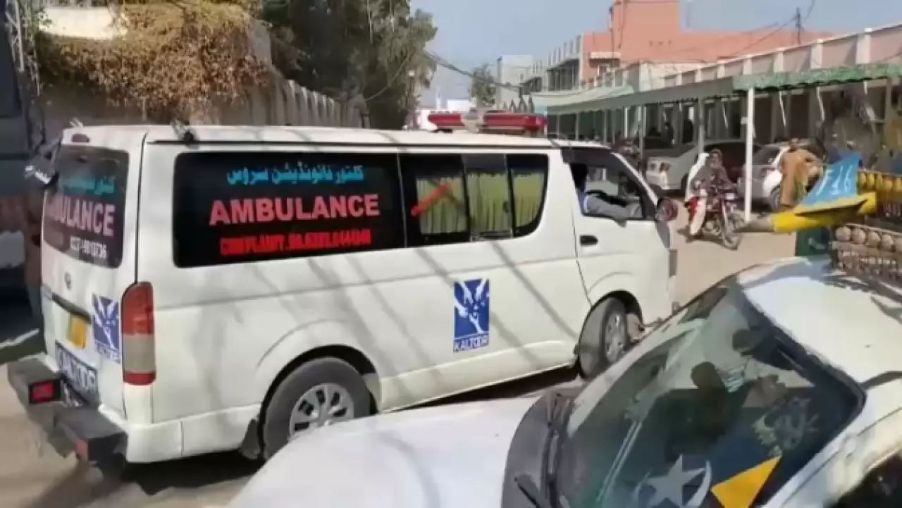 Взрыв возле полицейского участка прогремел в Пакистане