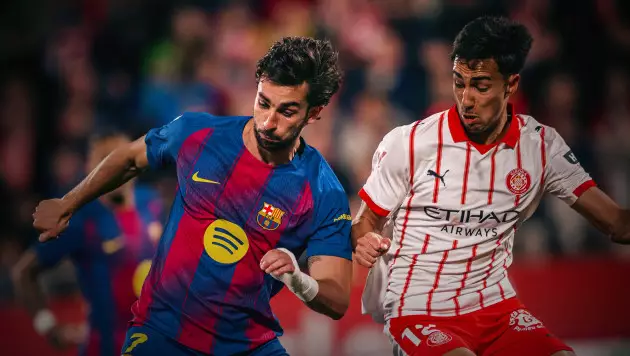 Сенсационной драмой и скандальной потасовкой обернулся матч "Барселоны" в дерби