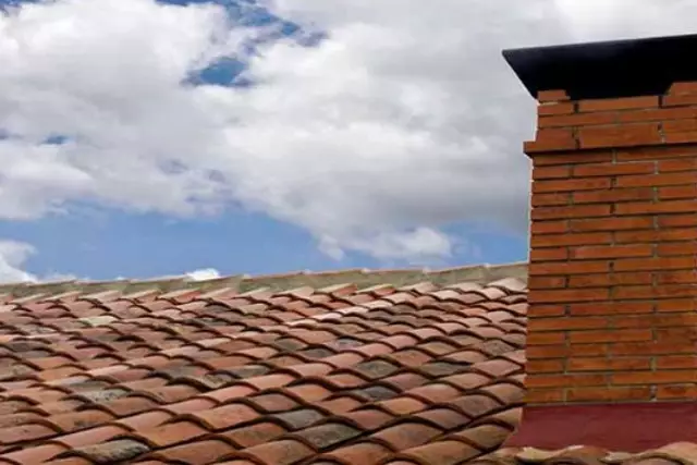 Әйел адам екі тәулікке жуық мұржаға кептеліп қалған