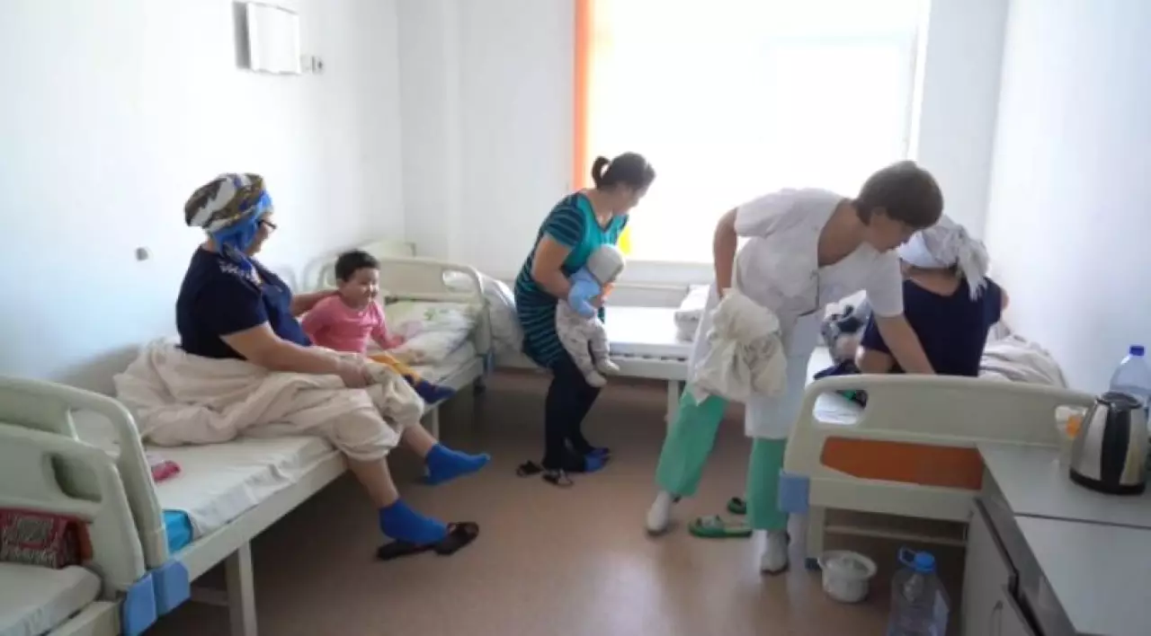 290 человек лечатся в инфекционной больнице Атырауской области