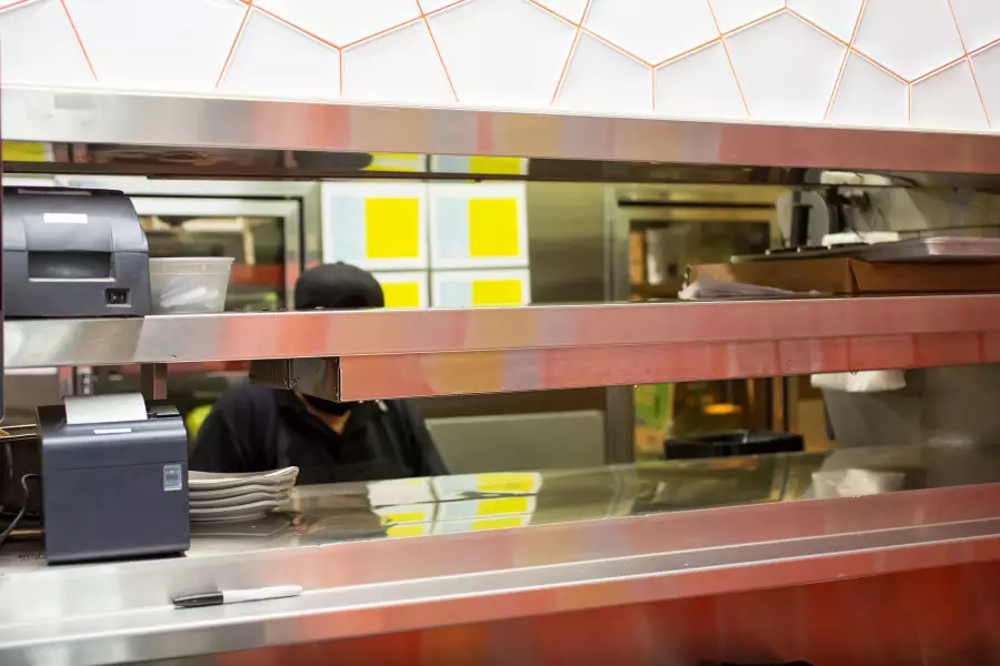 Burger King-ке қатысты дау: басшылардың бірі қызметінен шеттетілді