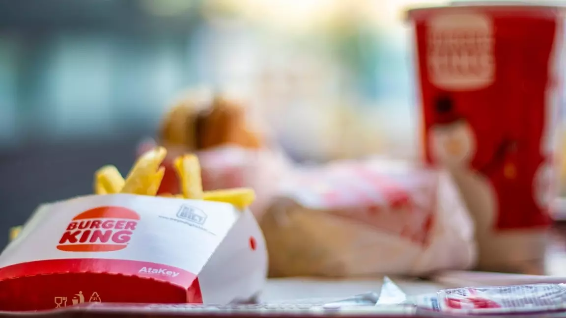 Burger King төңірегіндегі дау: Министрлік істі бақылауға алды