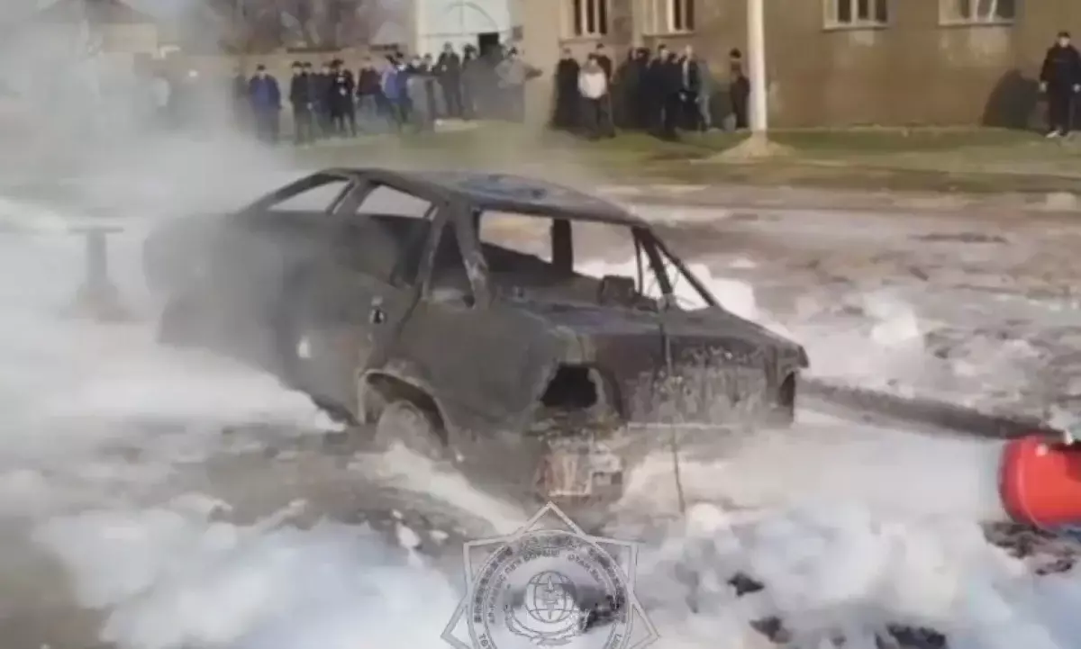 Шымкентте көлік газ реттеу пунктіне соғылып, жарылыс болды (видео)