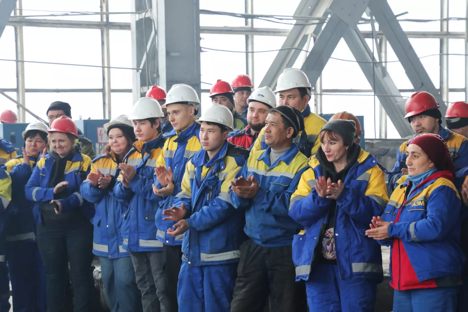 Алматыдағы ірі зауыттың ұжымы референдумға қолдау білдірді