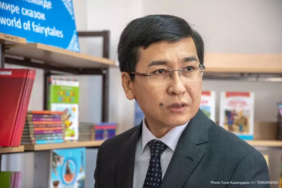 “Мұғалімдер артық жүктемеден босатылады“: Асхат Аймағамбетов жақсы жаңалықты жеткізді