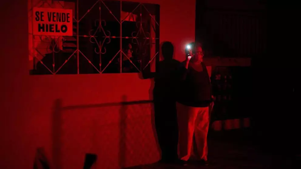 На Кубе нарушена работа школ и больниц из-за отключения электричества