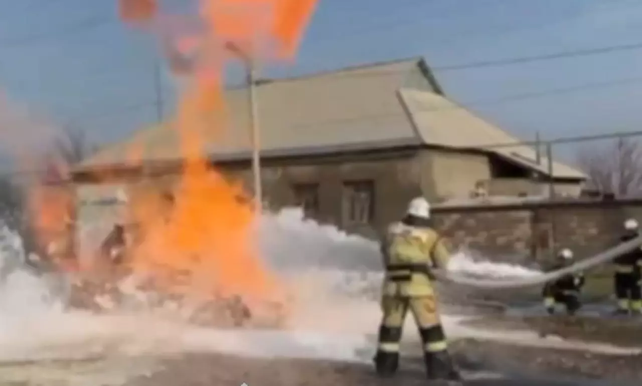 Возгорание на газопроводе произошло в Шымкенте
