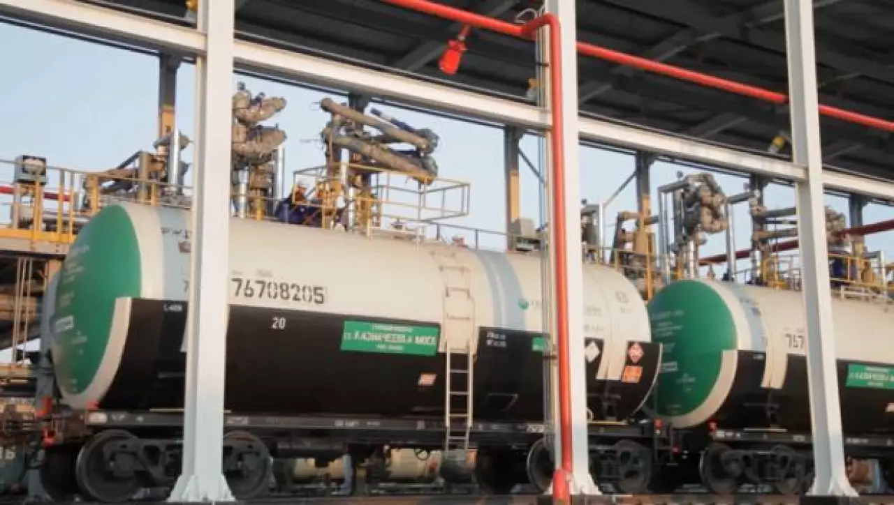 Елімізде әуе отынын өндіретін зауыт ашылады