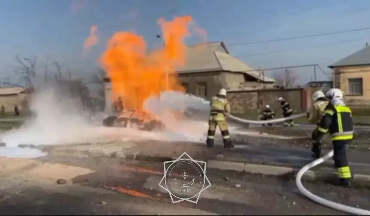 Пожар на газопроводе тушили в Шымкенте (ВИДЕО)