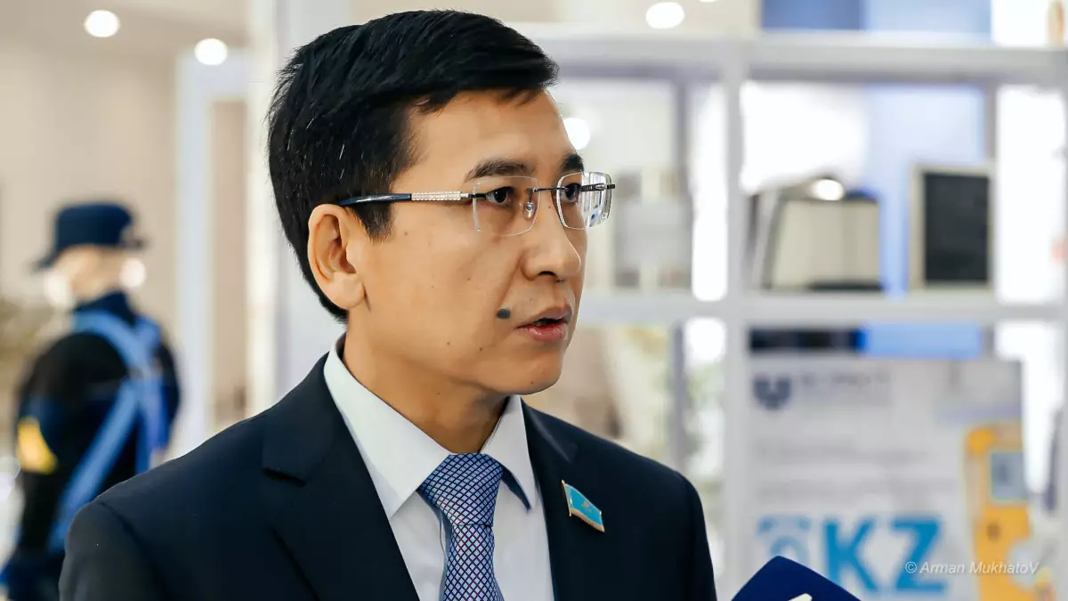 Педагогтерді артық есептен құтқаратын заң әзірленді – Аймағамбетов