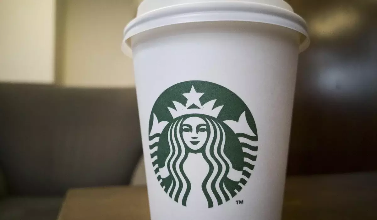 Акция Starbucks в месяц Рамазан в Казахстане вызвала волну критики в соцсетях