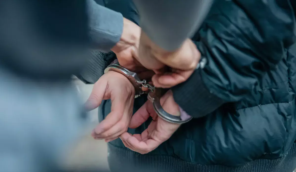 Подозреваемый в грабеже попытался сбежать от полицейских в Темиртау