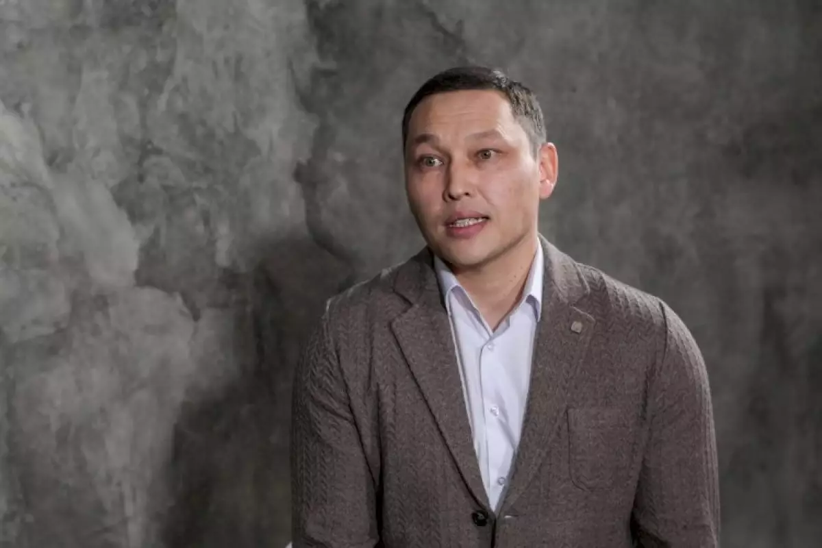 Санжар Боқаев АҚШ-қа көшіп кетті