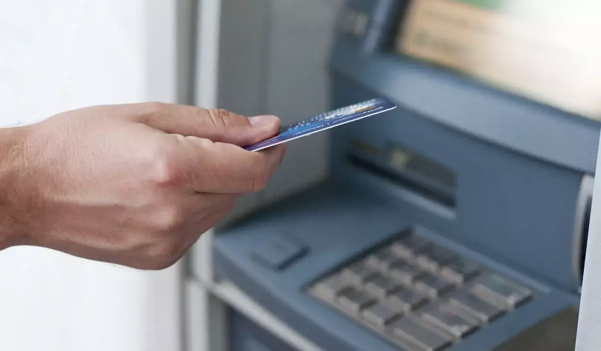 Полицейские дежурят у банкоматов и платежных терминалов в Усть-Каменогорске