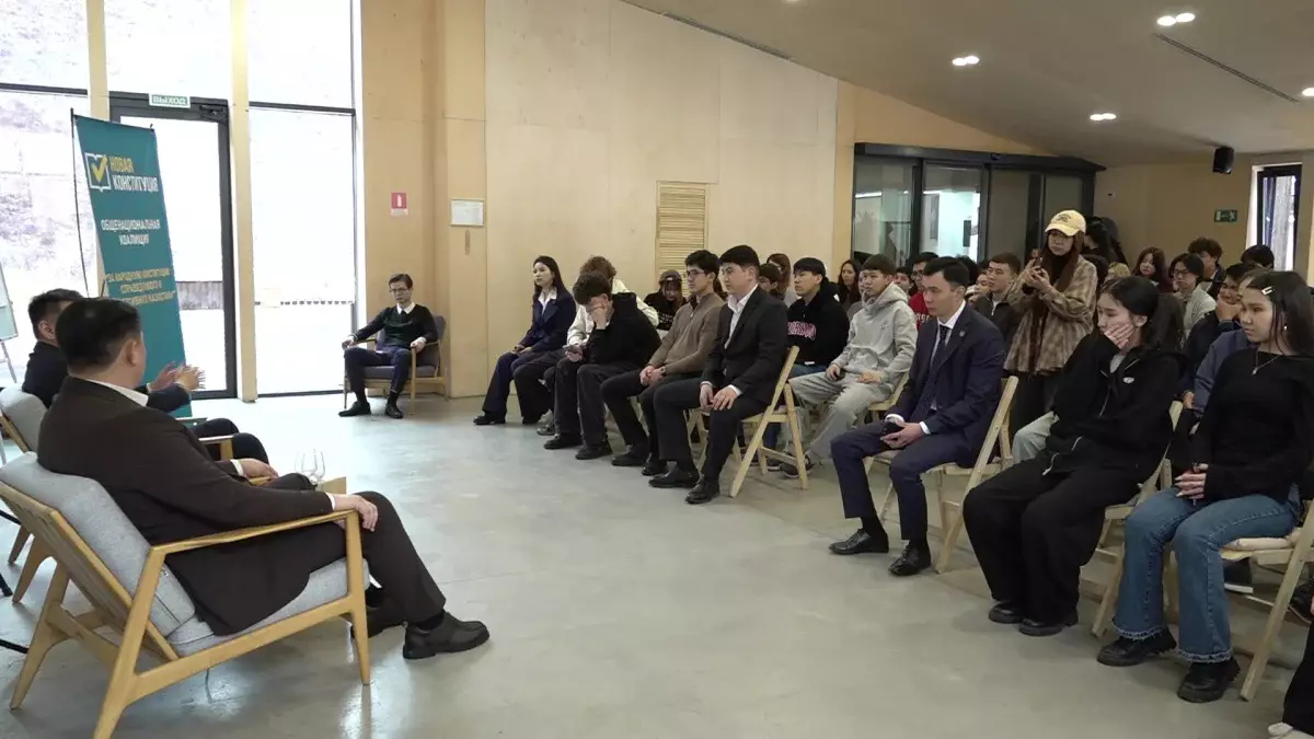 Алматылық жастар референдумның маңызын талқылады