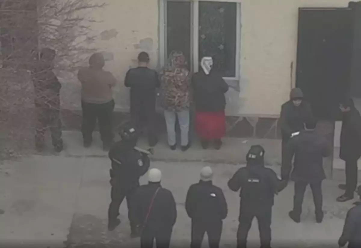 Нелегальный конвейер снюса остановлен в Туркестанской области