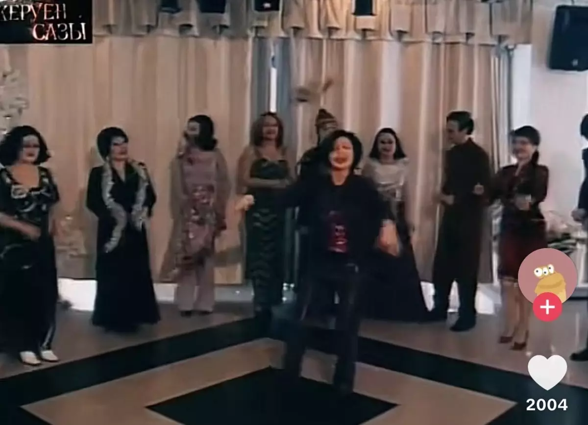 «Фигурасында мін жоқ»: Роза Рымбаеваның жас кезі көпті тәнті етті (ВИДЕО)