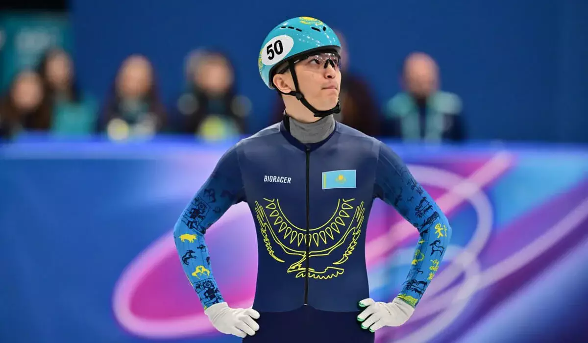 Эпичный финиш казахстанского шорт-трекиста Абзала Ажгалиева стал хитом соцсетей (ВИДЕО)