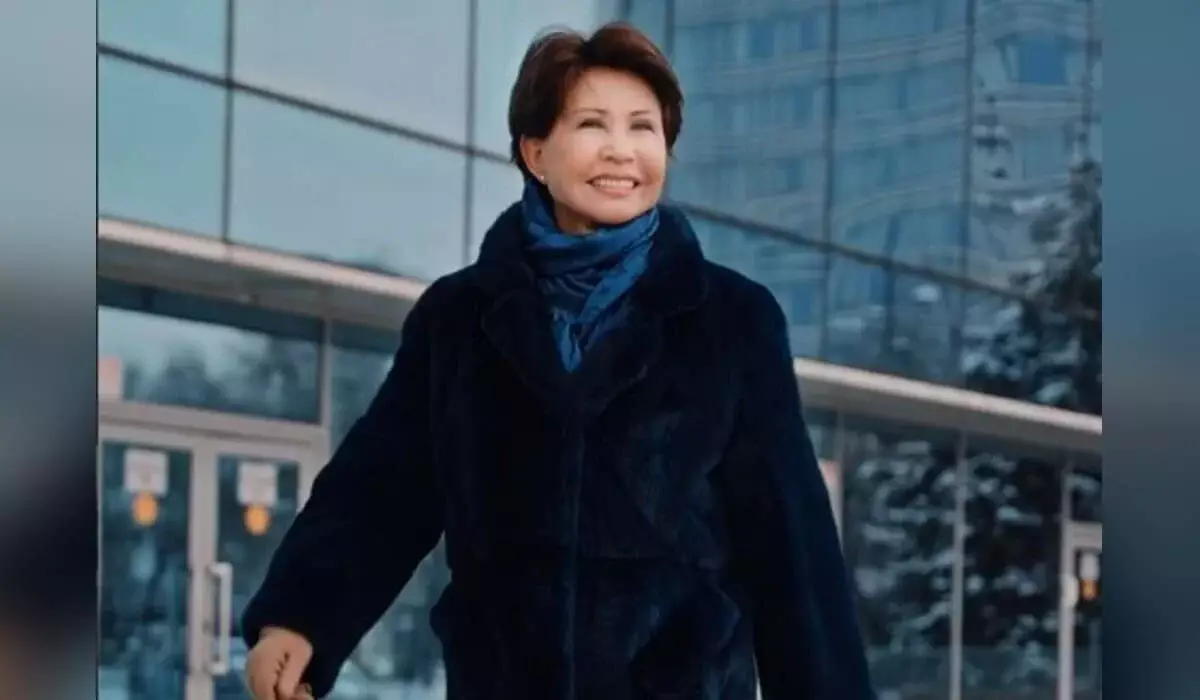 Роза Рымбаева растрогала подписчиков, показав семейное фото с сыном и внуком